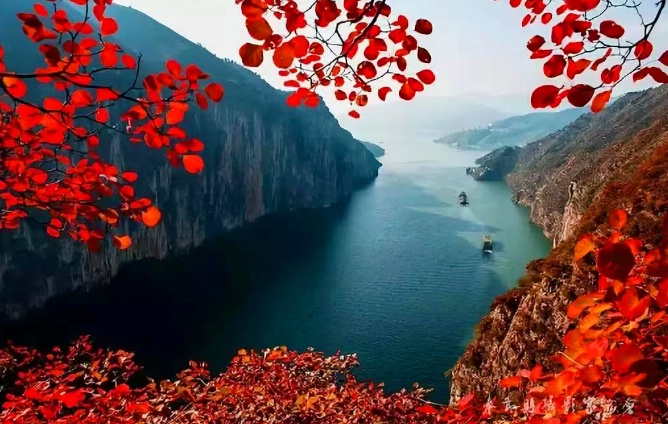 1761797847130334.jpg 三峡红叶19_dh.jpg