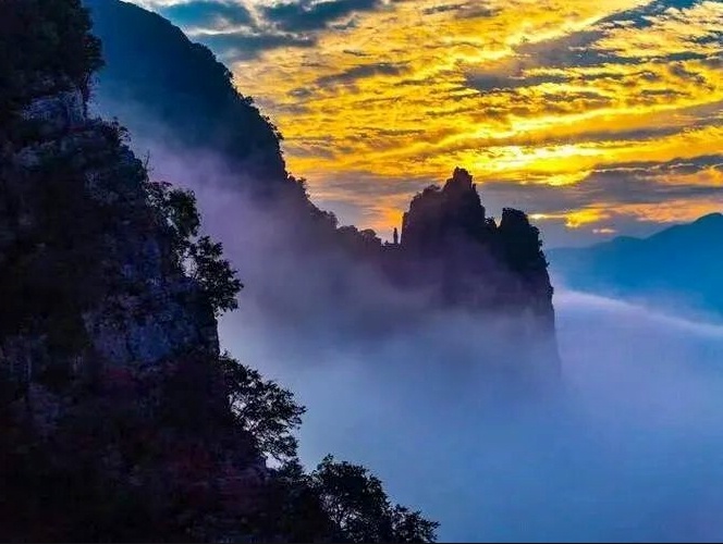 1761798226379411.jpg 三峡红叶55_dh.jpg