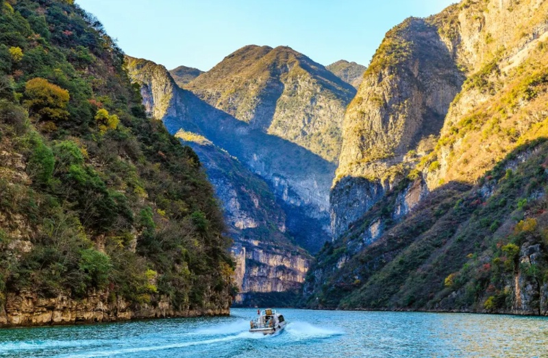 1761798575110406.jpg 三峡红叶60_dh.jpg