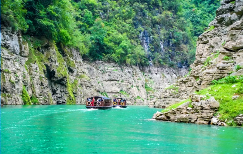 1761798602102450.jpg 三峡红叶63_dh.jpg